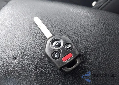 2010 Subaru Outback 2.5I z USA, uszkodzony, nr VIN 4S4BRBAC7A3323301